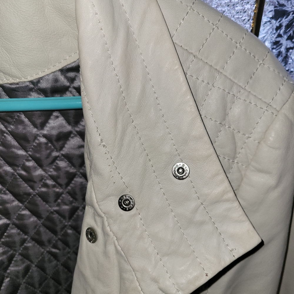 Danier Cream Leather Jacket - Picture 3 of 5